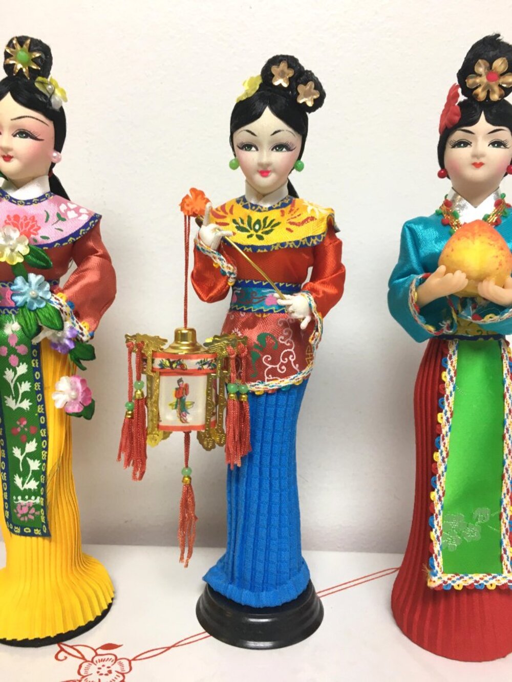 Four Vintage 10.5" tall Silk Geisha Figures / Dolls - Picture 5 of 8